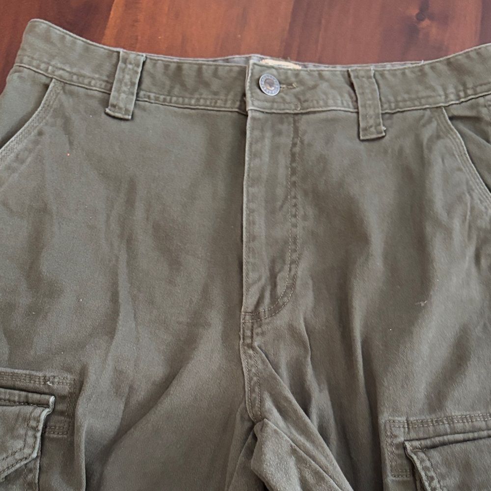 Red Head Woman’s Olive Cargo Pants - Picture 3 of 7